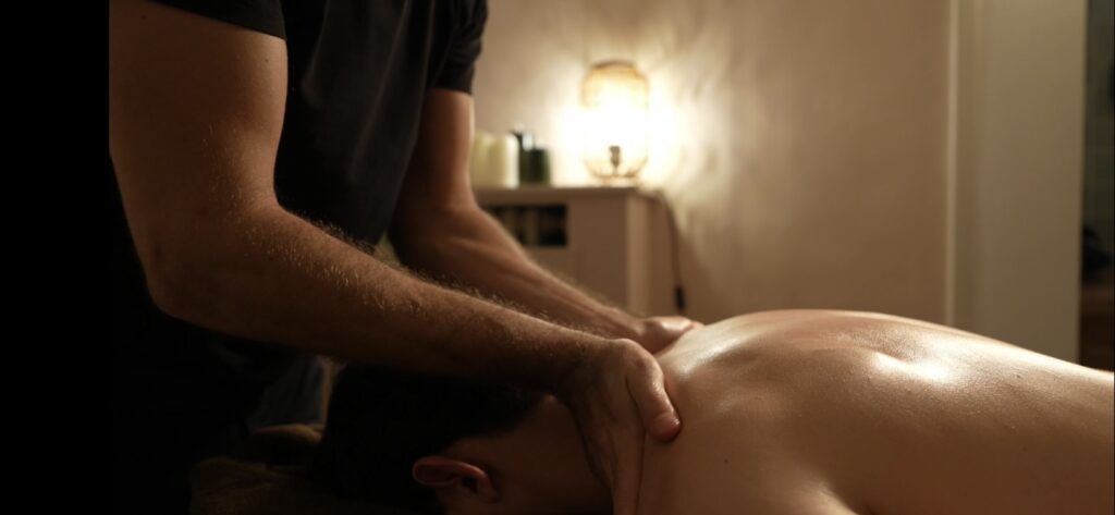 Massage à domicile à Cannes par Louis Aliotta, masseur à Cannes
